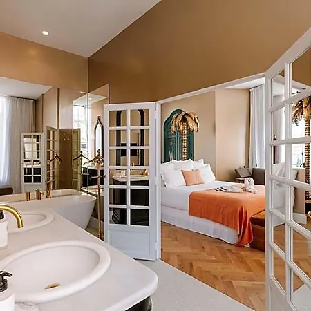 Chateau De Theoule & Hotel 5*