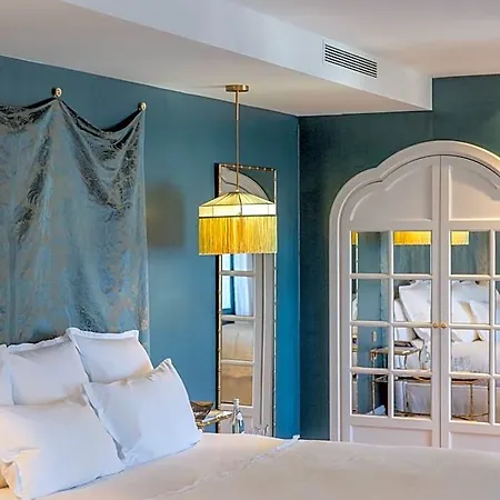 Chateau De Theoule & Hotel 5*
